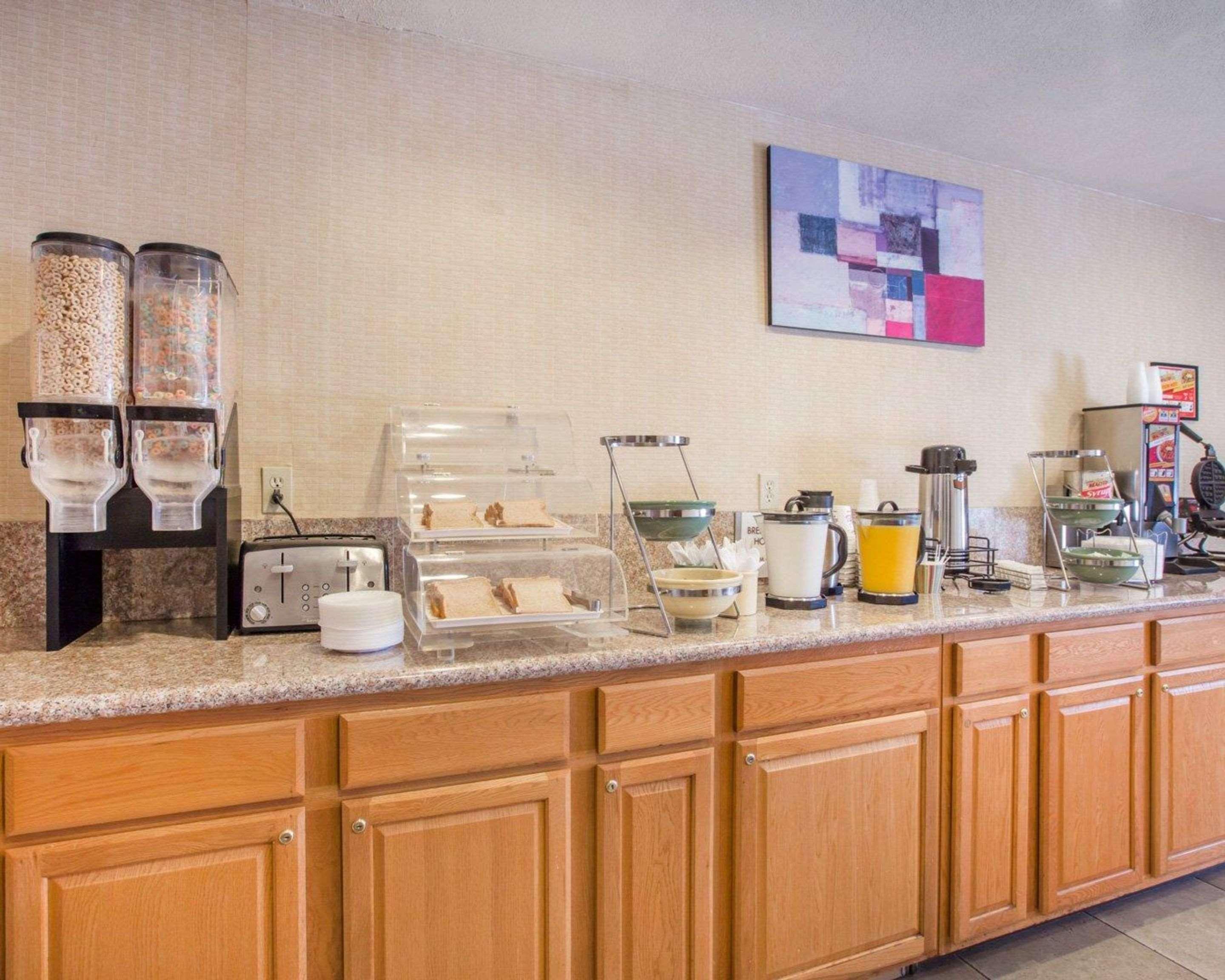 Econo Lodge Inn & Suites Lodi - Wine Country Area Extérieur photo