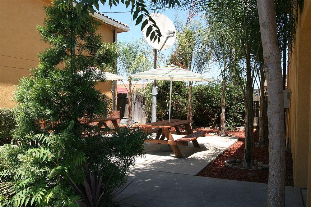 Econo Lodge Inn & Suites Lodi - Wine Country Area Extérieur photo