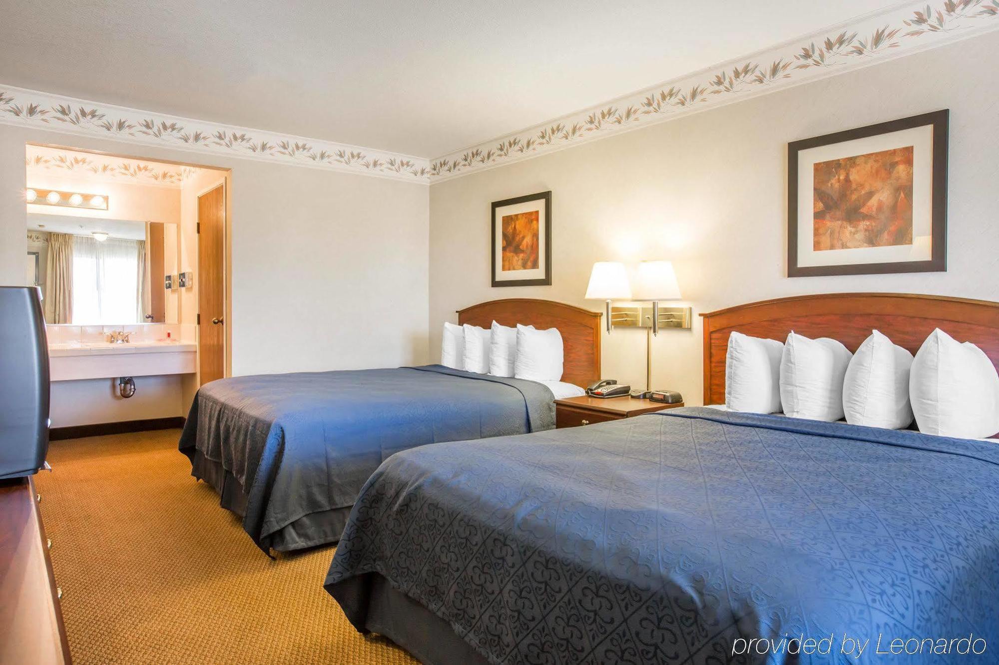 Econo Lodge Inn & Suites Lodi - Wine Country Area Extérieur photo