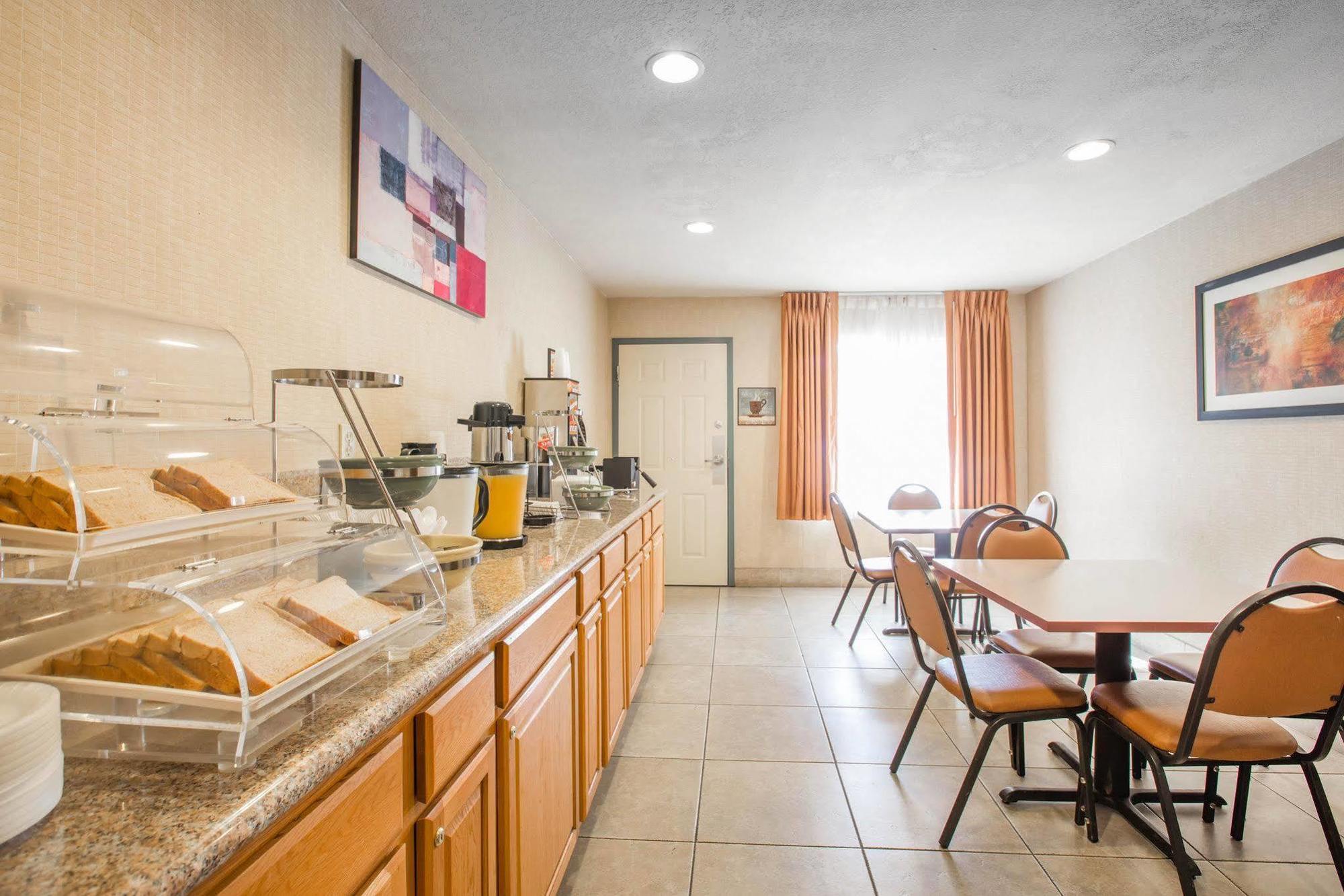 Econo Lodge Inn & Suites Lodi - Wine Country Area Extérieur photo