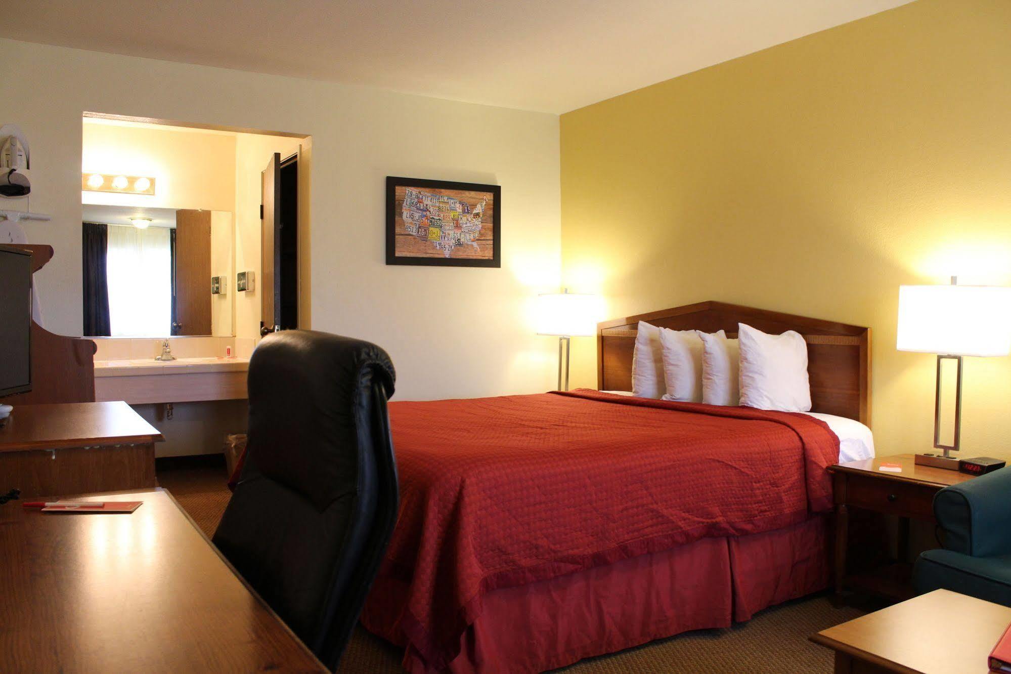 Econo Lodge Inn & Suites Lodi - Wine Country Area Extérieur photo
