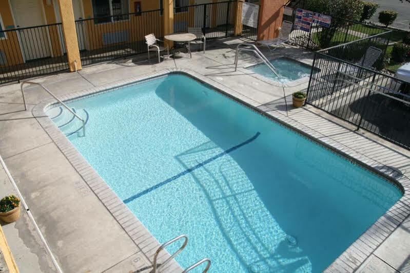 Econo Lodge Inn & Suites Lodi - Wine Country Area Extérieur photo